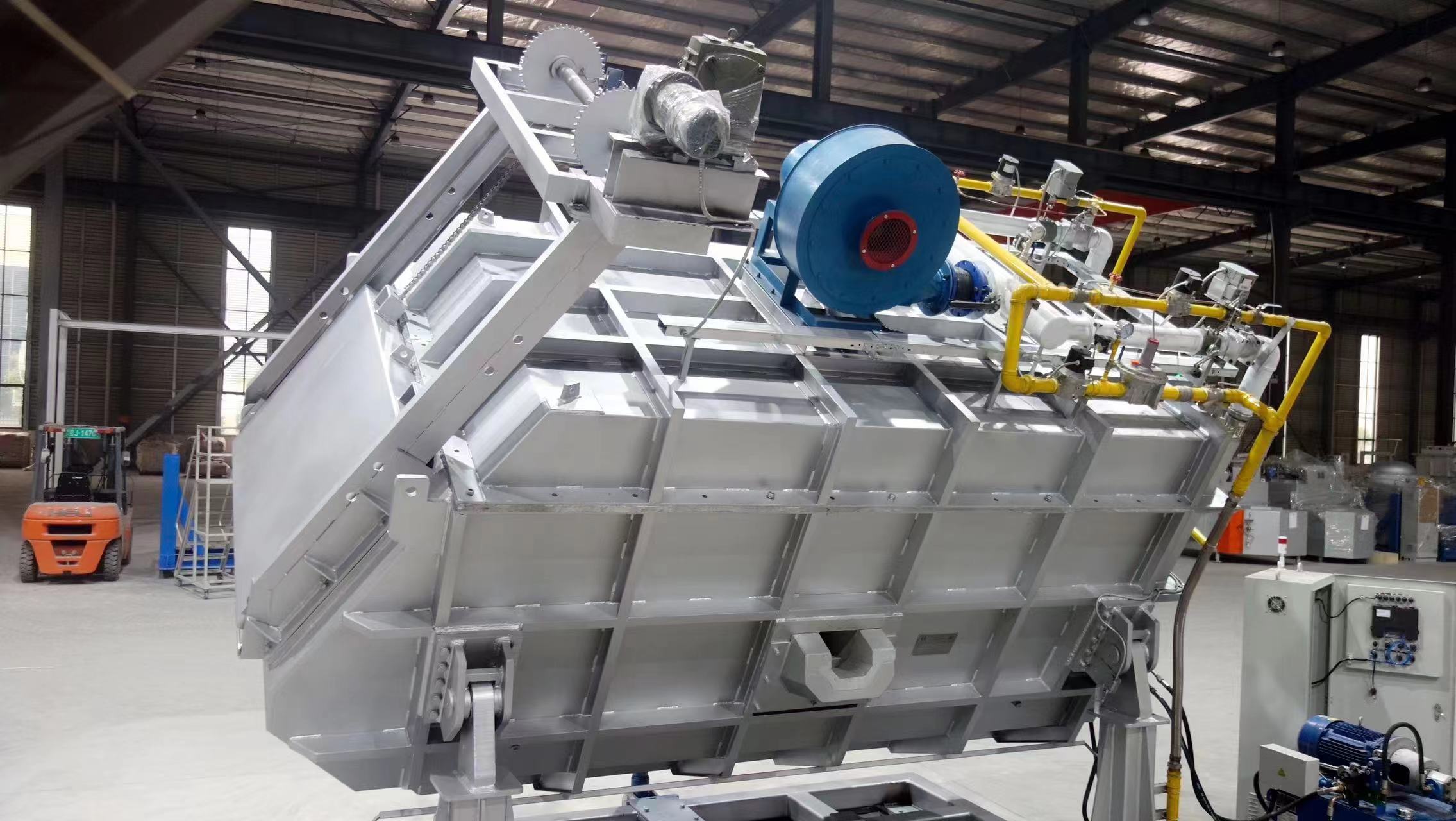 فرن صهر الألومنيوم المائل